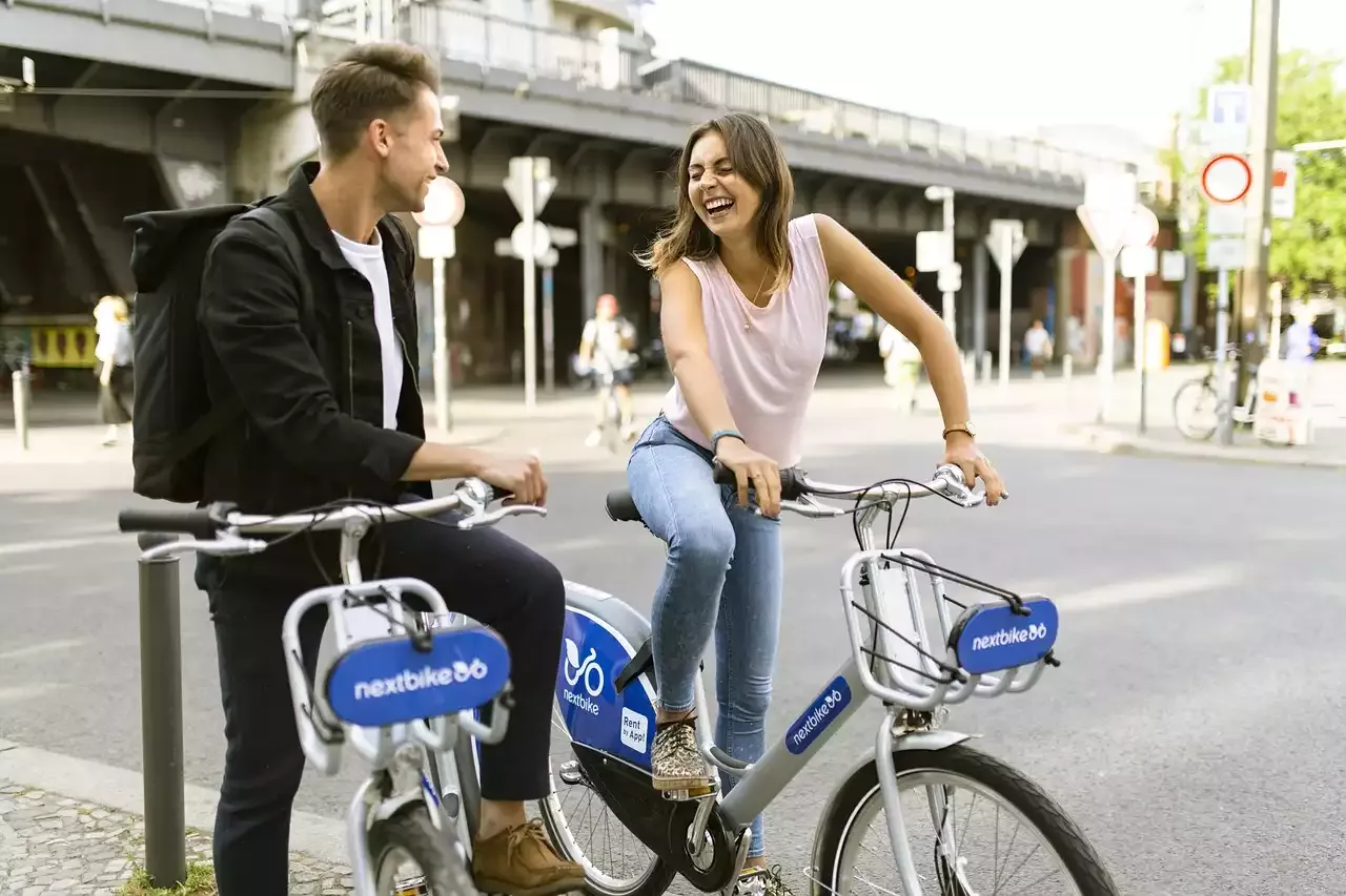 Pedal Power: How to Safely Navigate City Streets on Your Bike